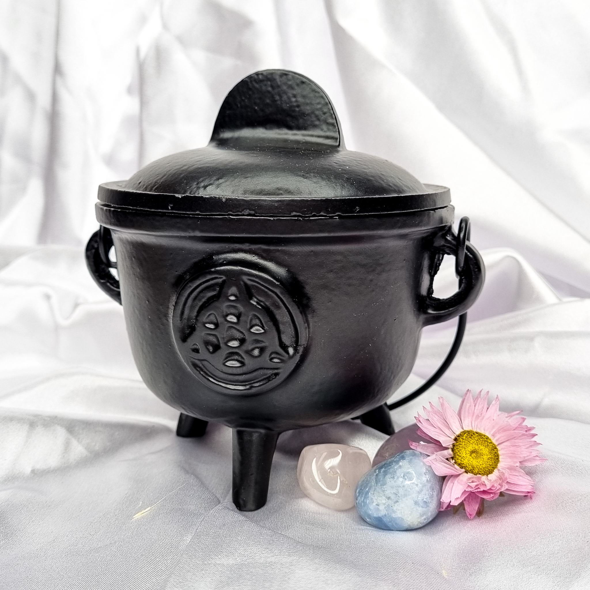 Black Witches Cauldron Triquetra Small