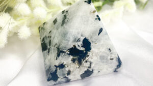 White Moonstone Crystal Pyramid 4-5cm