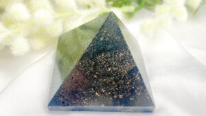 Hematite Crystal Pyramid 4-5cm