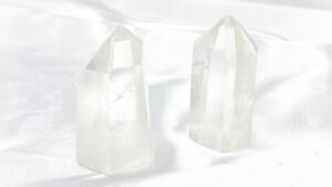 Clear Quartz Crystal Point 4cm
